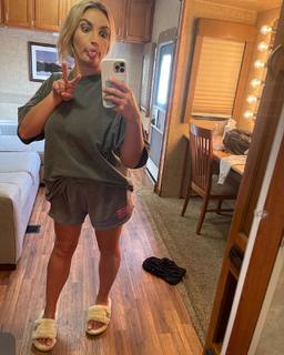 Jamie Lynn Spears feet photo thumbnail