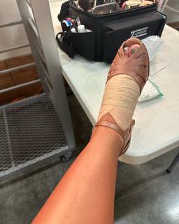 Jamie Lynn Spears feet photo thumbnail