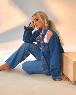 Jamie Lynn Spears feet photo thumbnail