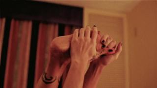 Jamie Szantyr feet photo thumbnail