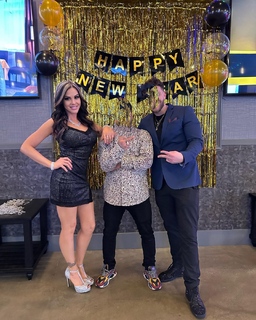 Jamie Szantyr feet photo thumbnail