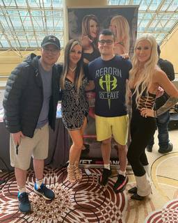 Jamie Szantyr feet photo thumbnail