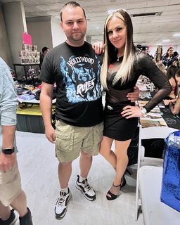 Jamie Szantyr feet photo thumbnail