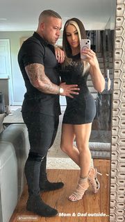 Jamie Szantyr feet photo thumbnail