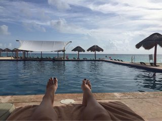 Jamie Yuccas feet photo 11