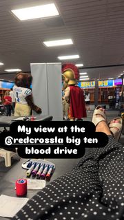 Jamie Yuccas feet photo 1