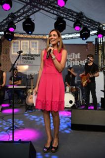 Jana Ina feet photo thumbnail