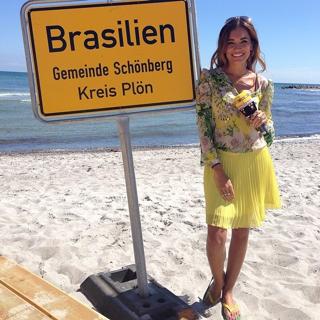 Jana Ina feet photo thumbnail