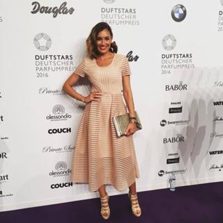 Jana Ina feet photo thumbnail