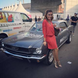 Jana Ina feet photo thumbnail