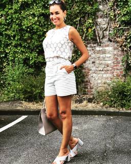 Jana Ina feet photo thumbnail