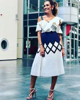 Jana Ina feet photo thumbnail