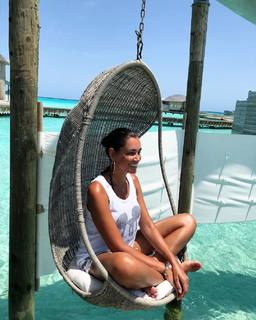 Jana Ina feet photo thumbnail