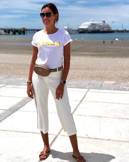 Jana Ina feet photo thumbnail