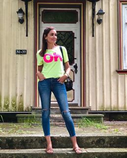 Jana Ina feet photo thumbnail