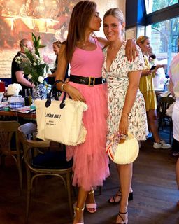 Jana Ina feet photo thumbnail