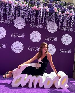 Jana Ina feet photo thumbnail