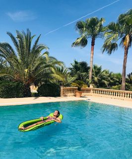 Jana Ina feet photo thumbnail