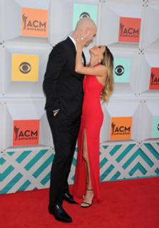 Jana Kramer feet photo thumbnail