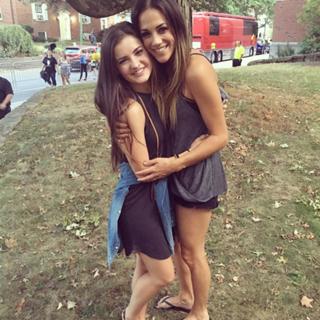 Jana Kramer feet photo thumbnail