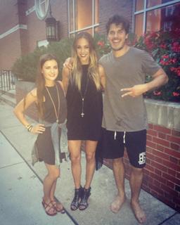 Jana Kramer feet photo thumbnail