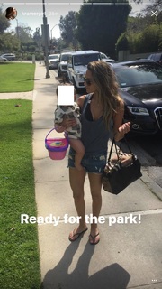 Jana Kramer feet photo thumbnail