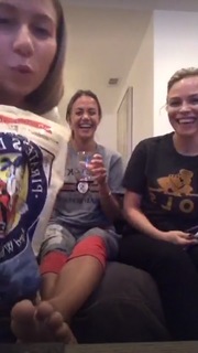Jana Kramer feet photo thumbnail