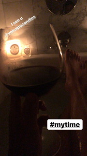 Jana Kramer feet photo thumbnail