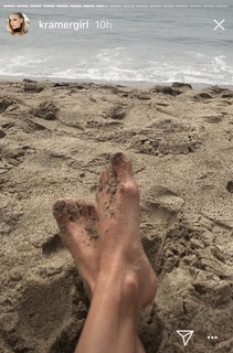Jana Kramer feet photo thumbnail