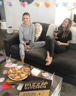 Jana Kramer feet photo thumbnail