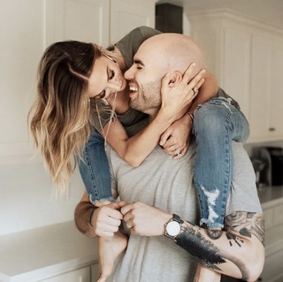 Jana Kramer feet photo thumbnail
