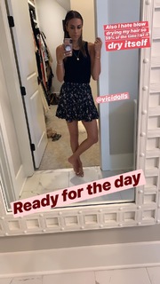 Jana Kramer feet photo thumbnail