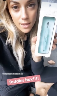 Jana Kramer feet photo thumbnail