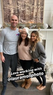 Jana Kramer feet photo thumbnail