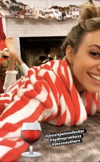Jana Kramer feet photo thumbnail