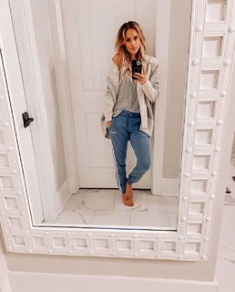 Jana Kramer feet photo thumbnail