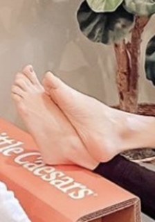 Jana Kramer feet photo thumbnail