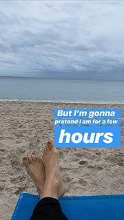Jana Kramer feet photo thumbnail