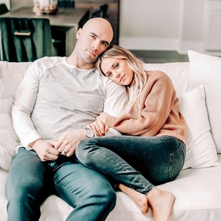 Jana Kramer feet photo thumbnail