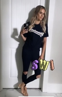 Jana Kramer feet photo thumbnail