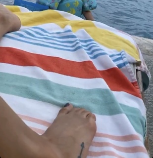 Jana Kramer feet photo thumbnail