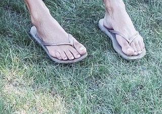 Jana Kramer feet photo thumbnail