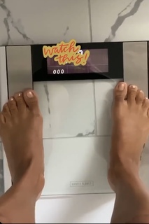 Jana Kramer feet photo thumbnail
