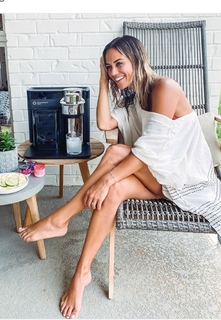 Jana Kramer feet photo thumbnail