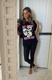 Jana Kramer feet photo thumbnail