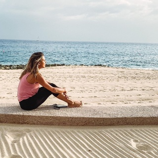 Jana Kramer feet photo thumbnail