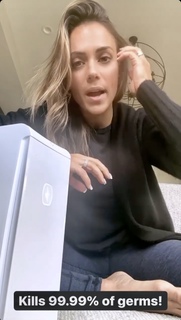 Jana Kramer feet photo thumbnail