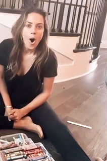 Jana Kramer feet photo thumbnail