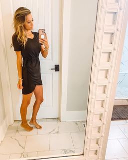 Jana Kramer feet photo thumbnail
