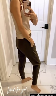 Jana Kramer feet photo thumbnail